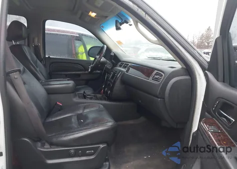 2010 GMC Yukon Denali z USA, uszkodzony, nr VIN 1GKUKEEF7AR270415